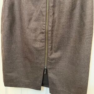 Ann Taylor Zipper Back Pencil Skirt – Size 8